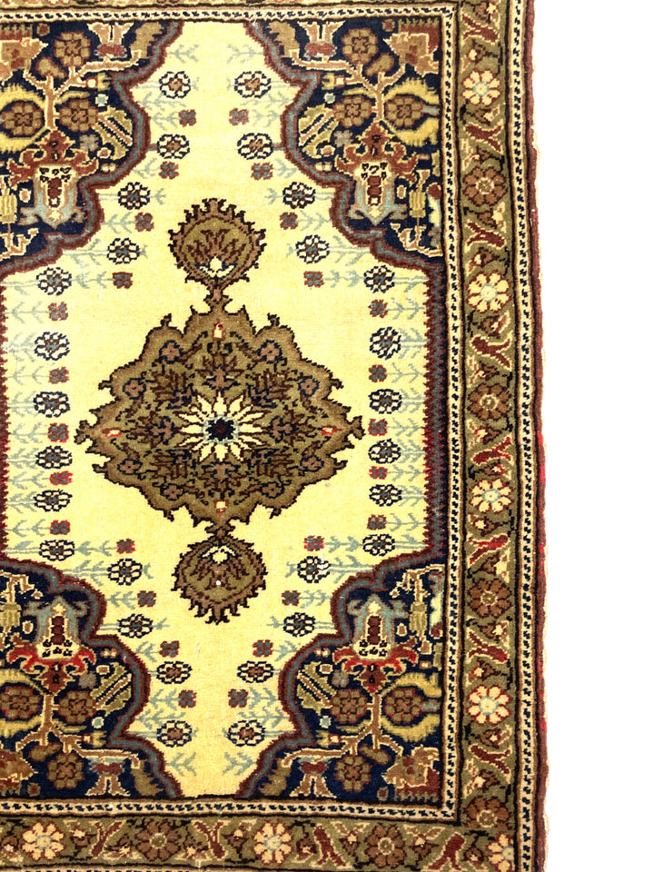 Vintage Small Kayseri Rug 61 Cm X 95 Cm (2 FT X 3'1" FT) – Y010039