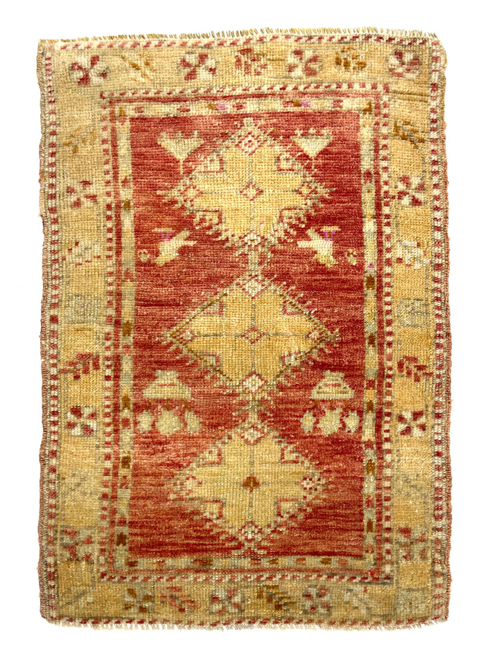 Vintage Turkish Hand-Knotted Rug 55 Cm X 79 Cm (1'8" FT X 2'6" FT) – Y010034