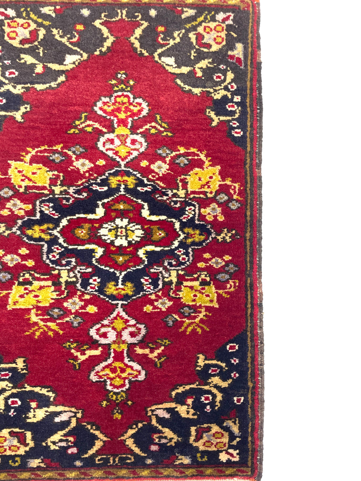 Vintage Turkish Hand-Knotted Rug 55 Cm X 92 Cm (1’7″ FT X 3 FT) – Y010042